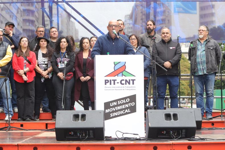 Acto del PIT CNT reclamos al gobierno apuesta la reducción de la