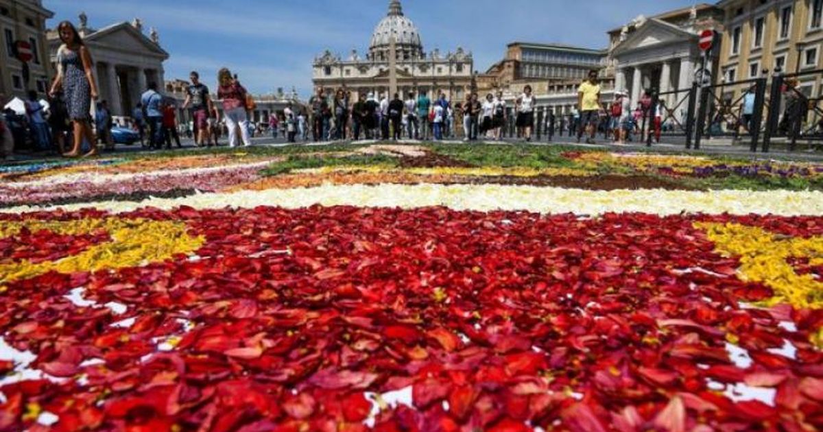 Tapices De Flores En El Vaticano