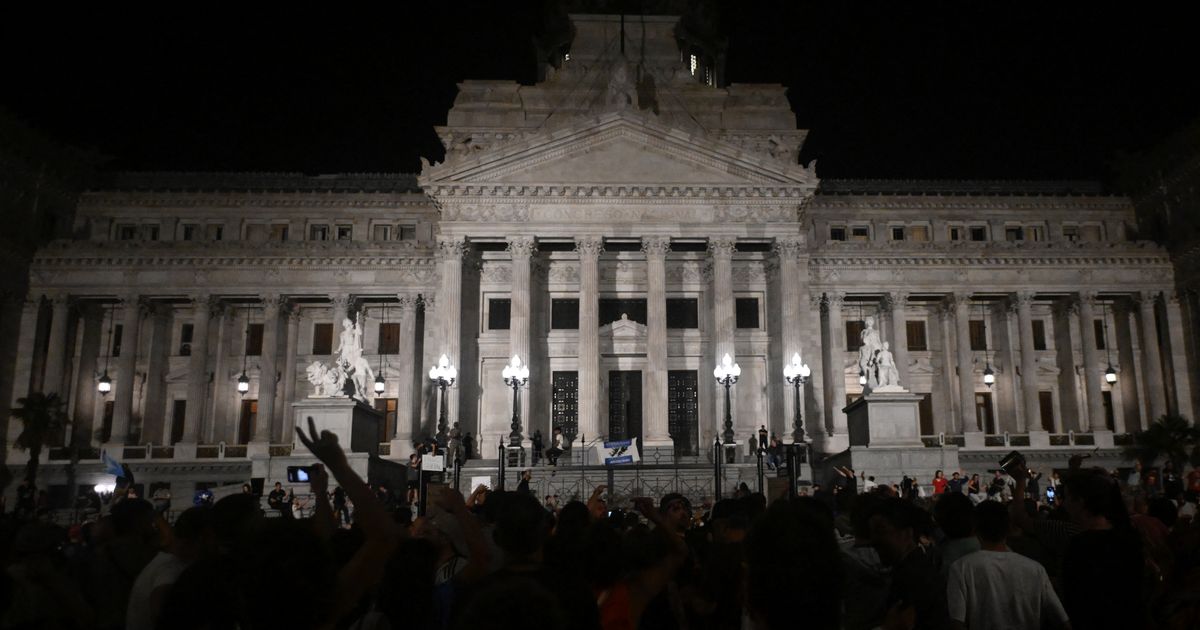 Manifestaci N En Argentina Por Los Despidos Que Anunci El Gobierno