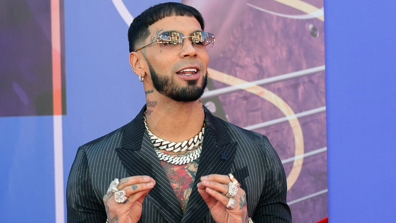 Anuel AA no da pie con bola en Uruguay dejó a todos esperando y no se