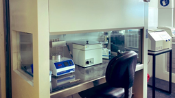 Centro de Evaluación de Biodisponibilidad y Bioequivalencia de Medicamentos en el Hospital de Clínicas.