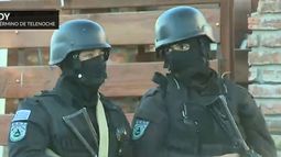 Cuatro detenidos e incautación de armas y motos tras allanamientos