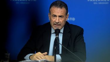 Salinas comparecerá ante la Comisión de Salud del Senado