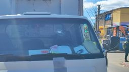 Raid delictivo en Belvedere y Nuevo París: dos delincuentes asaltaron a tres repartidores y dispararon