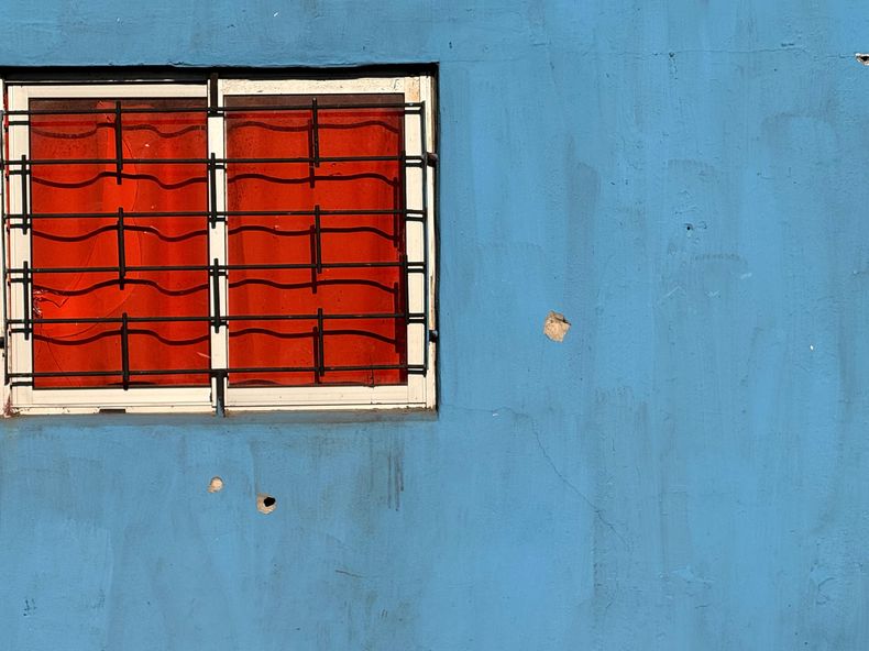 Balearon el frente de una vivienda en Santa Catalina: es la tercera vez en pocos meses