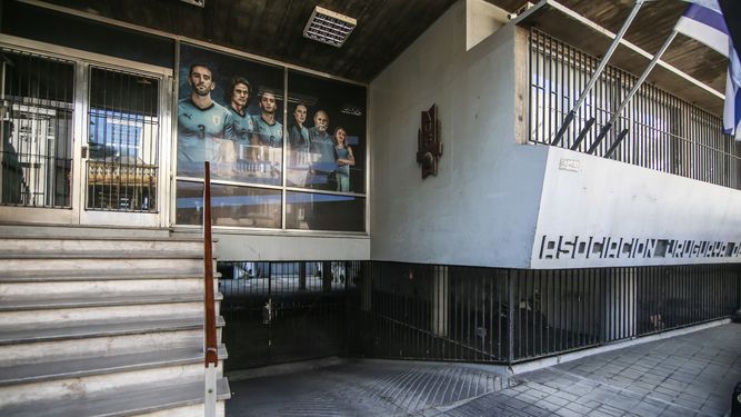 Delegado de Peñarol dijo que Amaro y Mejía ya fueron convocados en fecha FIFA y no se postergaron partidos