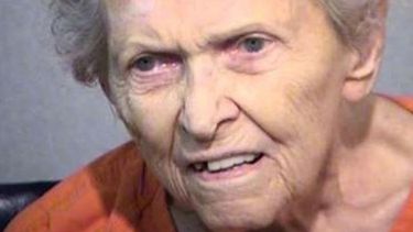 Una mujer de 90 años mató a su hijo para no ir a una residencia