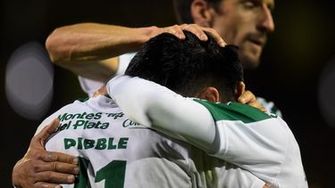 plaza colonia vencio a penarol 1 a 0 en el campeon del siglo