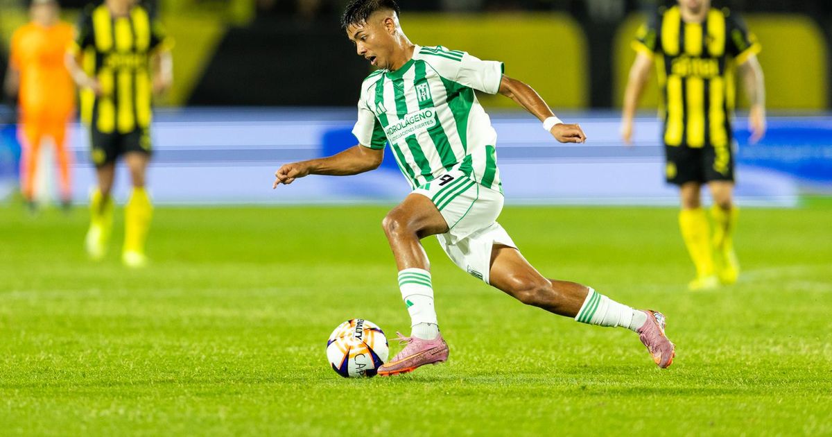 Racing ganó a Peñarol 2-1 en el CDS y volvió a liderar el Apertura