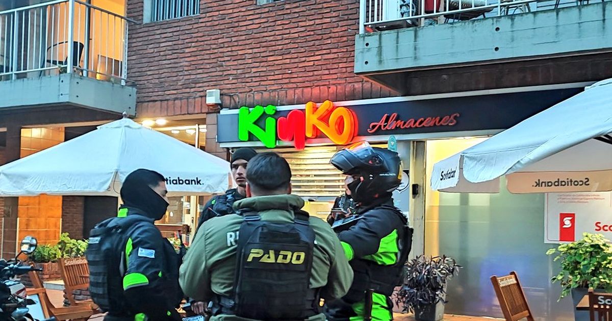Sospechoso de otros cuatro robos hurtó dinero de un supermercado en Pocitos y escapó corriendo
