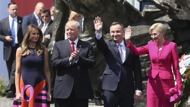 La primera dama polaca le negó el saludo a Trump
