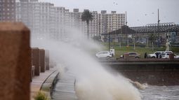 Inumet emitió alertas naranja y amarilla por vientos fuertes y muy fuertes: las zonas afectadas