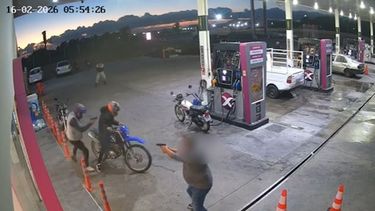 Video: así fue el intento de rapiña que repelieron dos policías y terminó con un delincuente herido