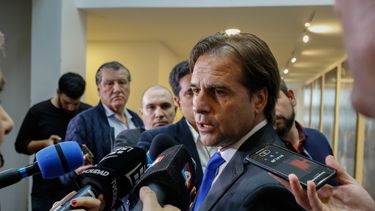 Lacalle Pou felicitó a Joe Biden por su triunfo electoral