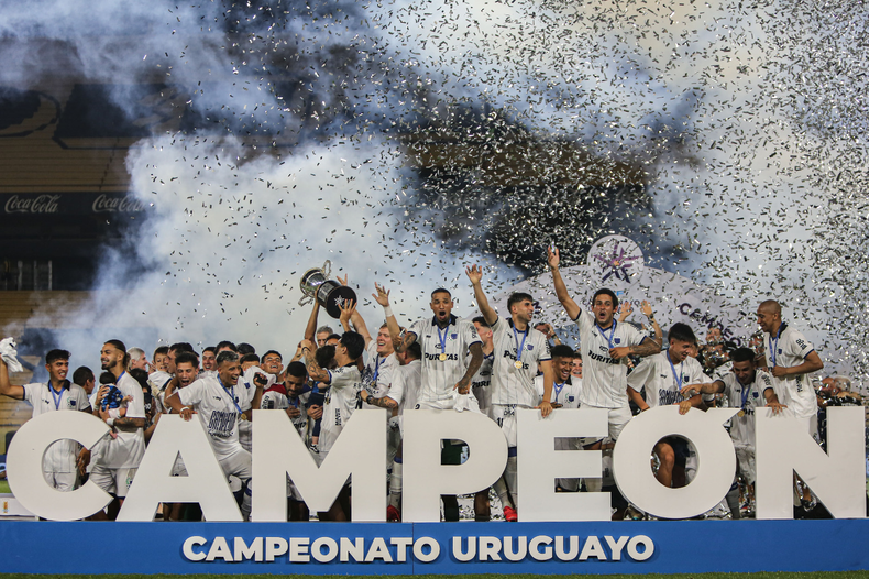 Liverpool, campeón en Uruguay tras acabar con Peñarol 