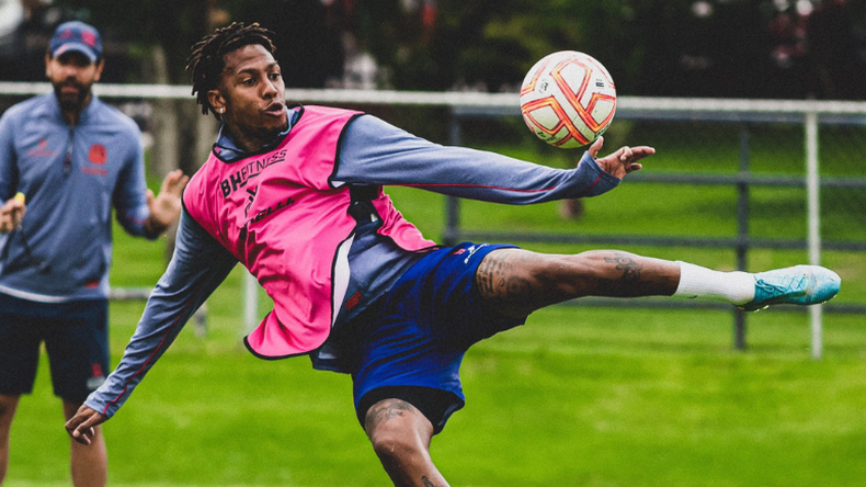 Peñarol se ilusiona con el regreso de Abel Hernández.