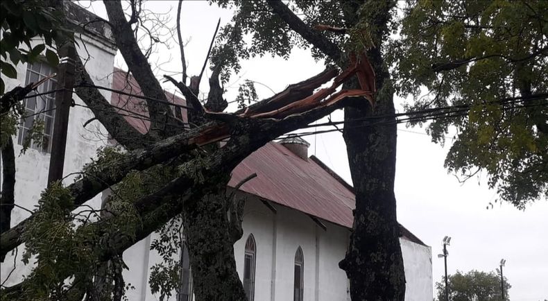 UTE informó que más de 74.000 hogares se vieron afectados por el temporal.