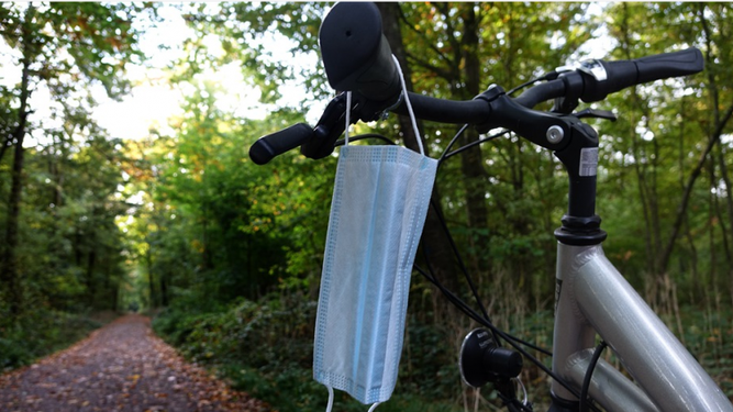 Una madre y su bebé debieron bajar del ómnibus al dar positivo a Covid