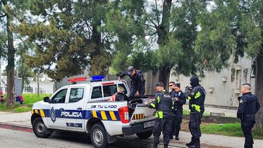 Un policía resultó con lesiones tras forcejear con una mujer en Jardines del Hipódromo