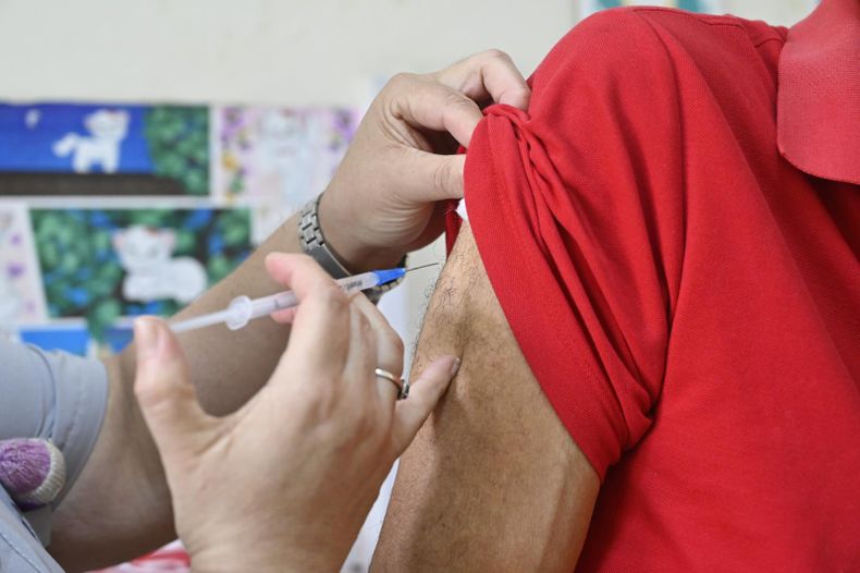 Más de 118.000 personas ya se inmunizaron contra la gripe; IM dispuso vacunatorio en el Prado hasta el domingo