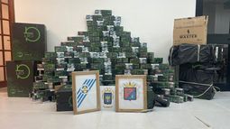 La Armada Nacional incautó cigarrillos de contrabando.