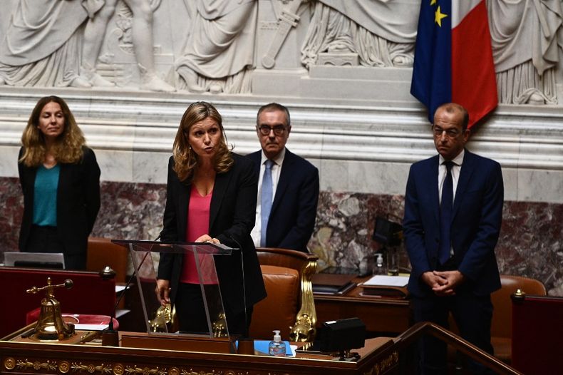 Yaël Braun-Pivet, exministra de Ultramar del mandatario centrista Emmanuel Macron.