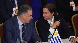 Yamandú Orsi viajará a Argentina para recibir el Premio Ana Frank junto a Lacalle Pou y Sanguinetti