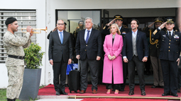 El presidente Luis Lacalle Pou viajó a Chile y luego irá a Francia por lo que la vicepresidente Beatriz Argimón ocupará la Presidencia en ese periodo.