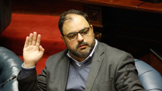 Preocupación en la oposición por aumento de los combustibles