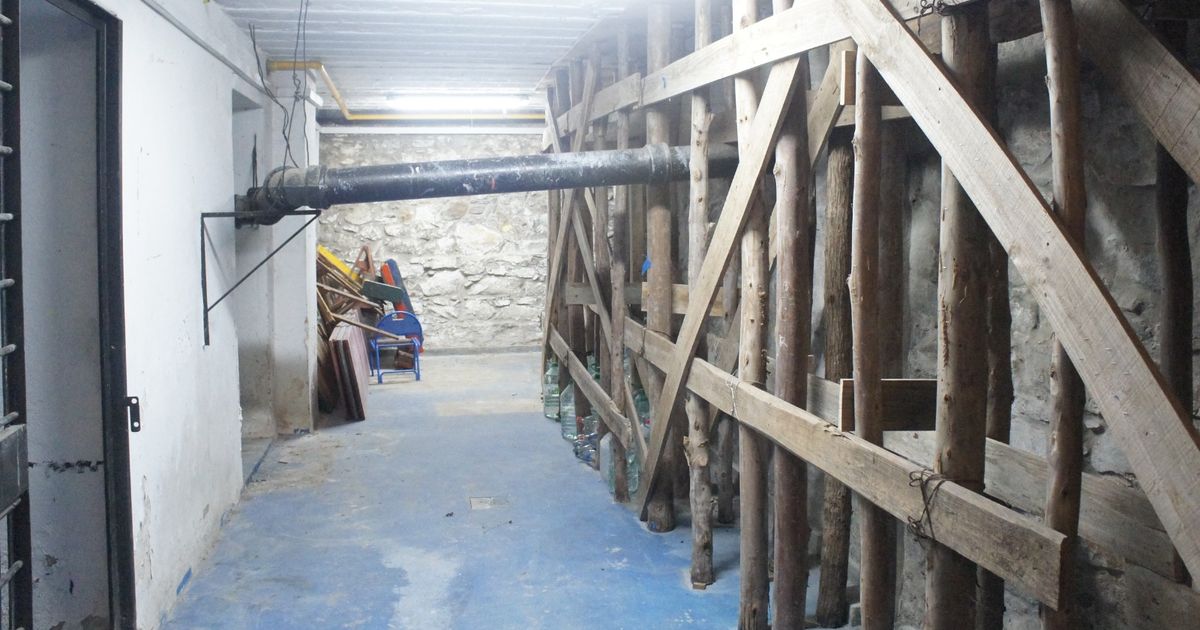 Padres denuncian filtraciones, baños clausurados y sectores inhabilitados en la Escuela Nº 4 de Cordón