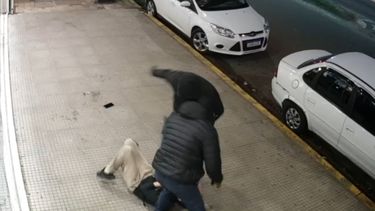 video: mujer fue brutalmente golpeada durante un asalto en rivera por hombres armados y encapuchados