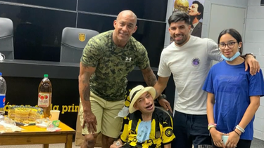 Fernando padece parálisis y su mamá necesita colaboración.