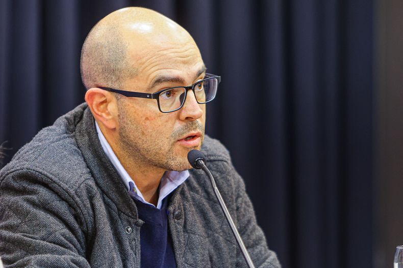 Informe técnico de la Jutep señala que Danza incurre en incompatibilidad en su accionar al frente de ASSE