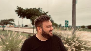 matias valdez llega por primera vez al teatro de verano