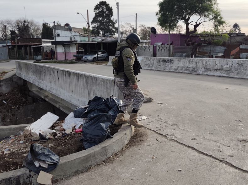 Nueva balacera en barrio Marconi: se incautaron 11 vainas en un puente