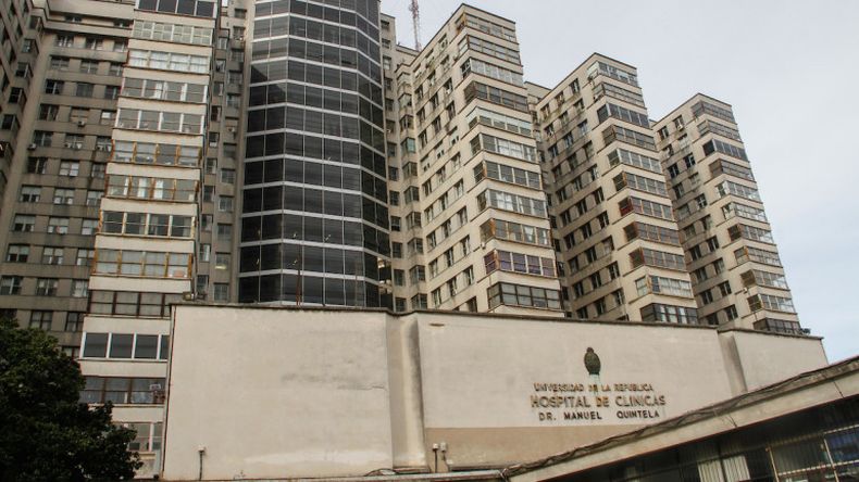 Funcionarios no médicos del Clínicas realizan paro de 24 horas
