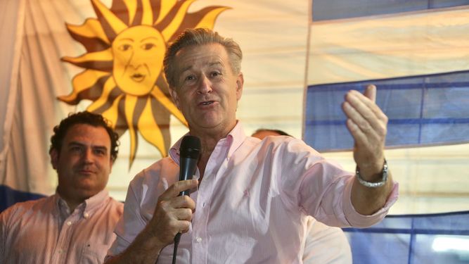 Dirigente colorado lanzó su apoyo al precandidato Gurméndez.