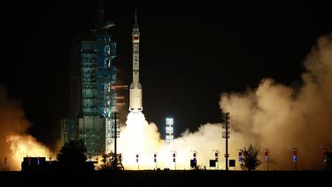 Nueva misión tripulada china al espacio: lanzó la misión Shenzhou-23 a la estación espacial Tiangong.