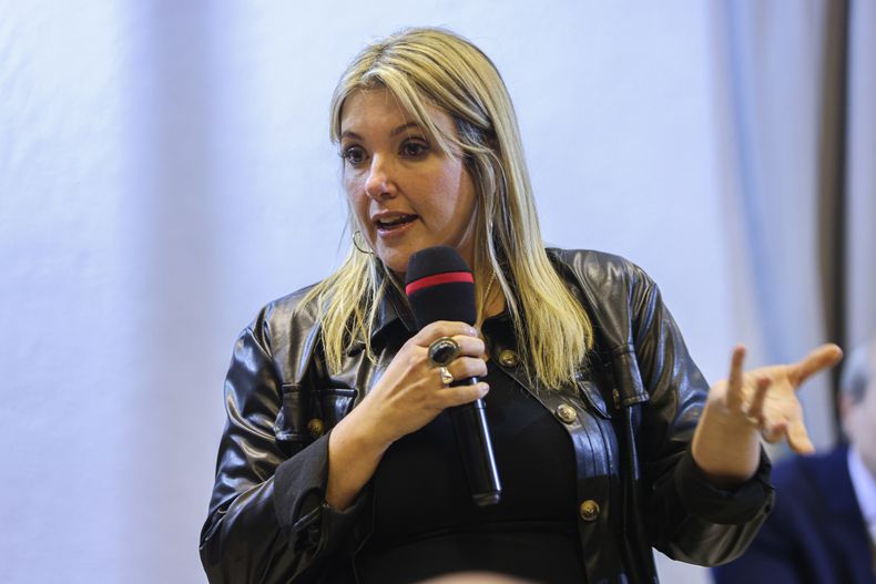 Valeria Ripoll insistió en que, desde el FA, ofrecieron cargos a compañeros suyos y aseguró tener pruebas