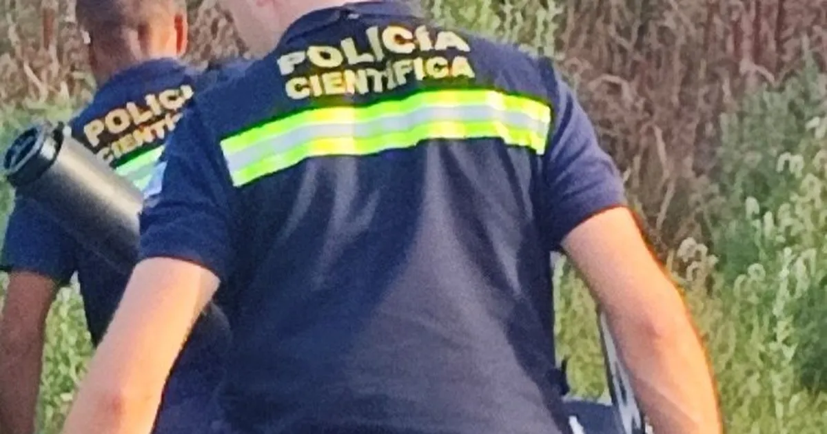 Balearon a un repartidor en el abdomen para robarle la moto y el celular