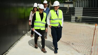 Orsi recorrió las obras de Aventura Shopping, que abrirá el 19 de noviembre en Sayago
