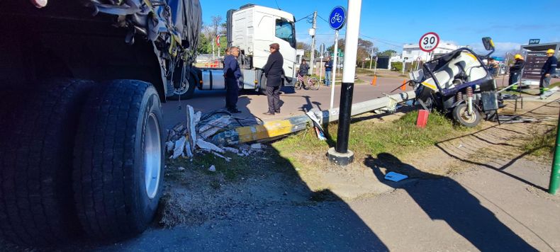 Está en CTI el niño de 9 años herido tras el siniestro en el que un camión derribó una columna en Lagomar