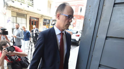 Imputaron a otro excónsul uruguayo por pasaportes falsos.