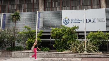 DGI anunció que reforzará fiscalizaciones en comercios de la zona costera por la temporada de verano