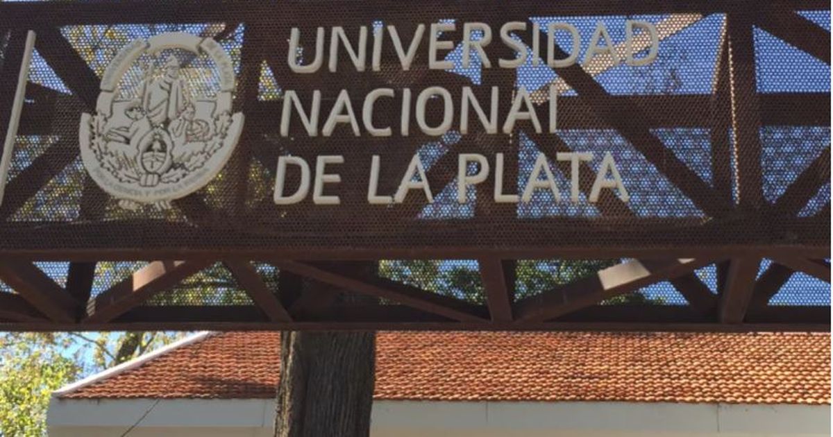 Encontraron muerta a una bebé en una facultad de La Plata e investigan el caso