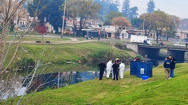 Hallaron el cuerpo de un hombre flotando en el arroyo Miguelete Hallaron el cuerpo de un hombre flotando en el arroyo Miguelete