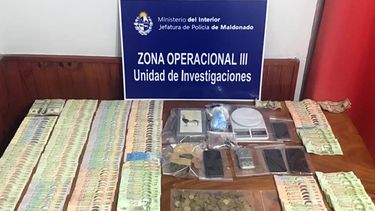 La Policía de Maldonado incautó sustancias estupefacientes y dinero.