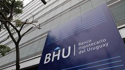 Hackers realizaron un ciberataque al Banco Hipotecario y robaron entre 300 y 700 gigas de información Hackers realizaron un ciberataque al Banco Hipotecario y robaron entre 300 y 700 gigas de información