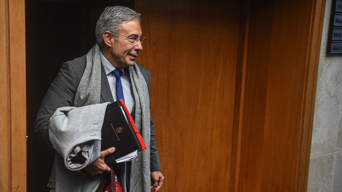 Robert Silva acusó al Gobierno de improvisar en materia de educación