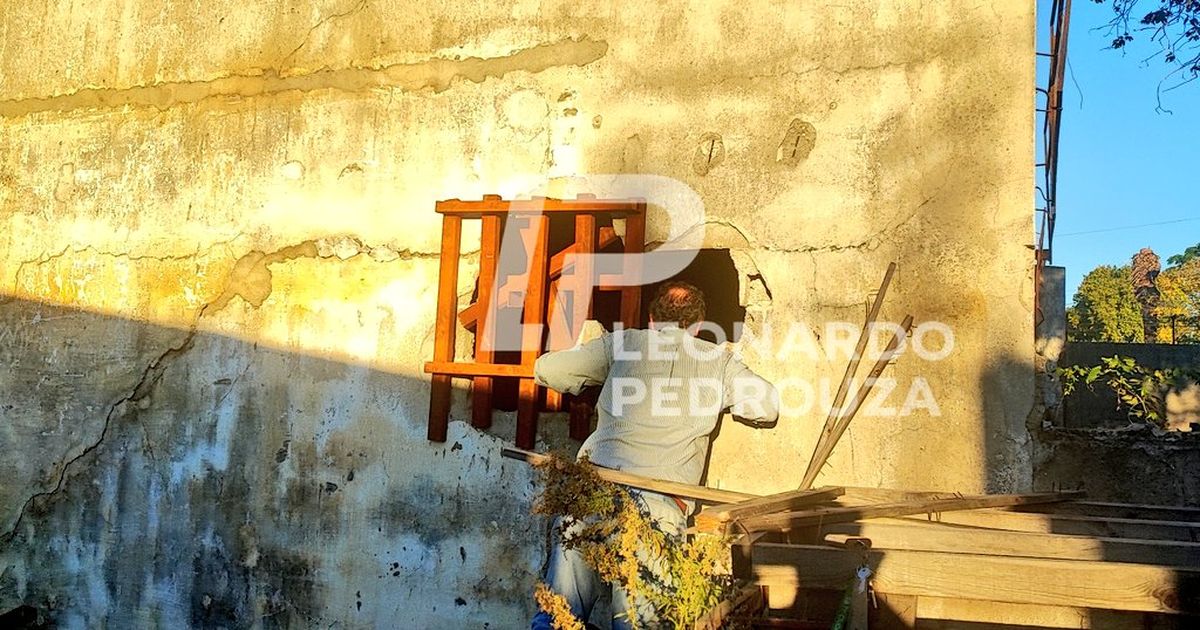 La Teja: vecinos denuncian que intrusos entran a robar en un depósito abandonado y cruzan patios y techos